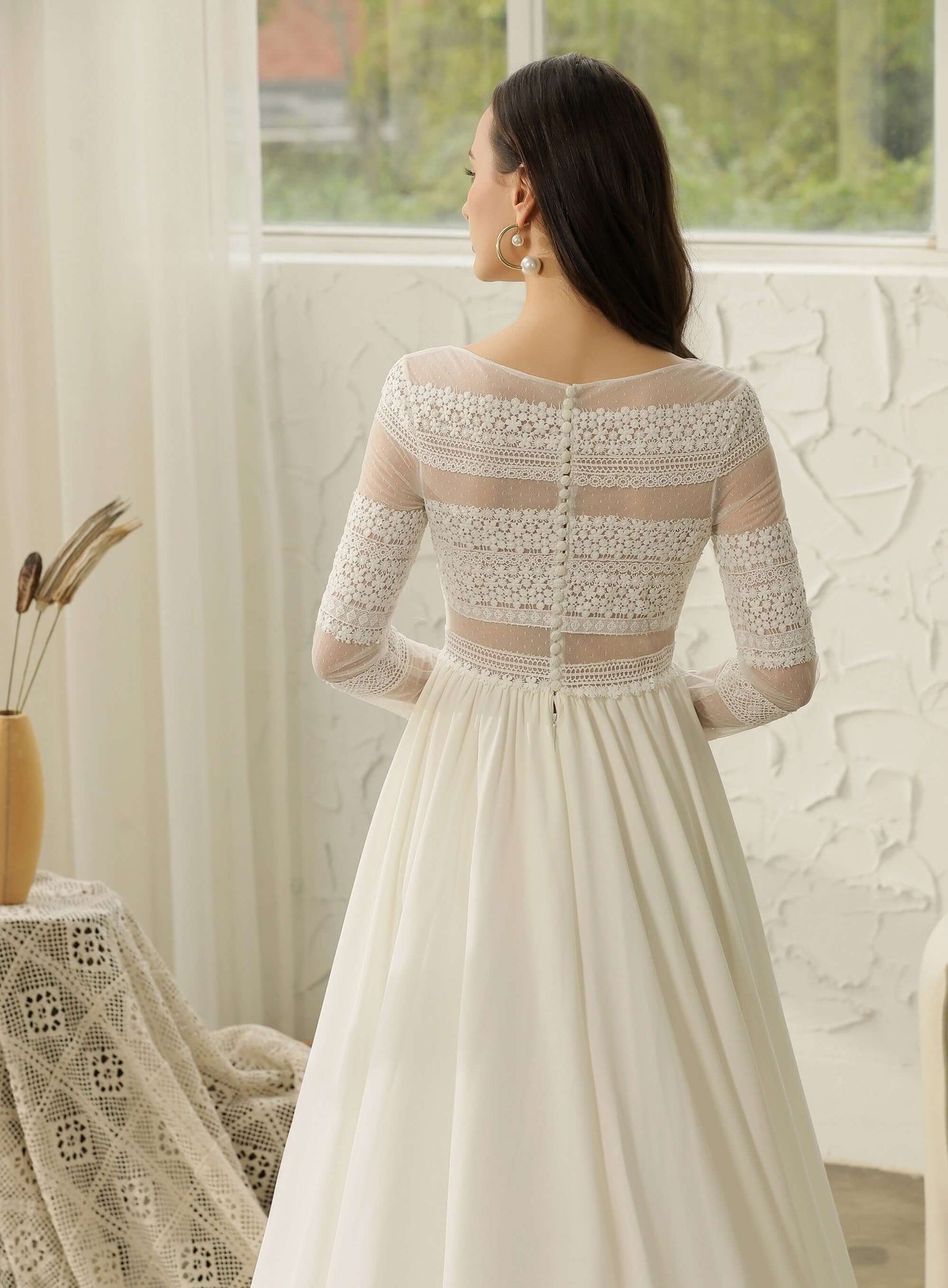 rücken von braut im boho standesamt brautkleid